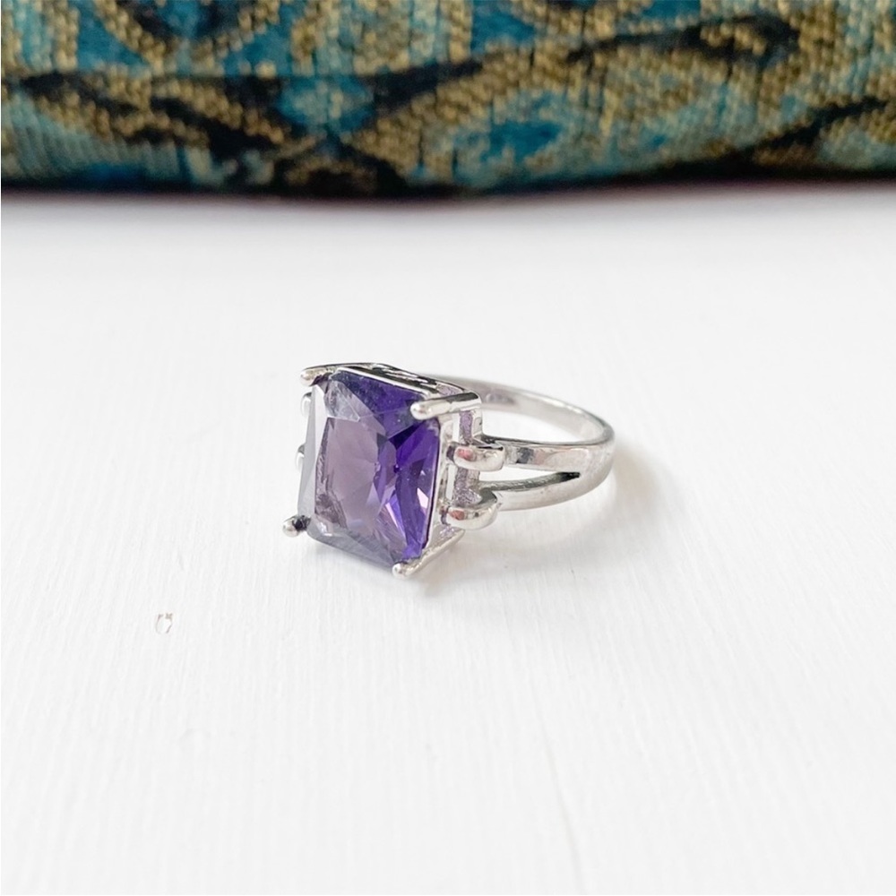Silver Color Fashion Ring with Purple Stone Sz 8